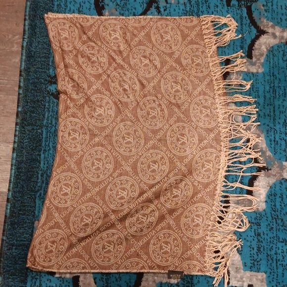 Louis Vuitton Brown Monogram Scarf - Picture 3 of 6